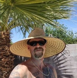 Meet your Posher, Wayne